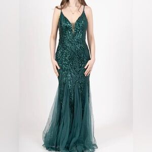 NWOT Elegant Green Sequin Maxi Dress